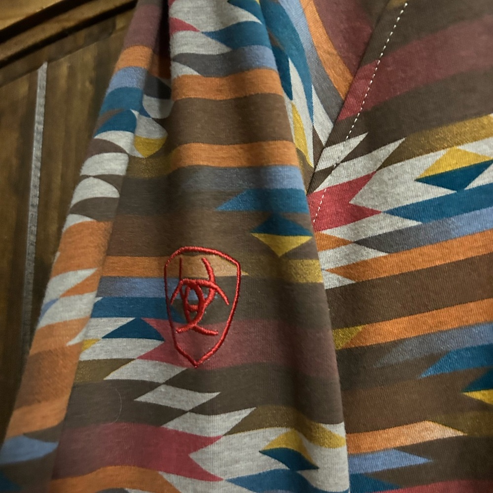 Ariat Women’s 1/4 Button Pullover Multicolor Patterned Shirt - Picture 5 of 6